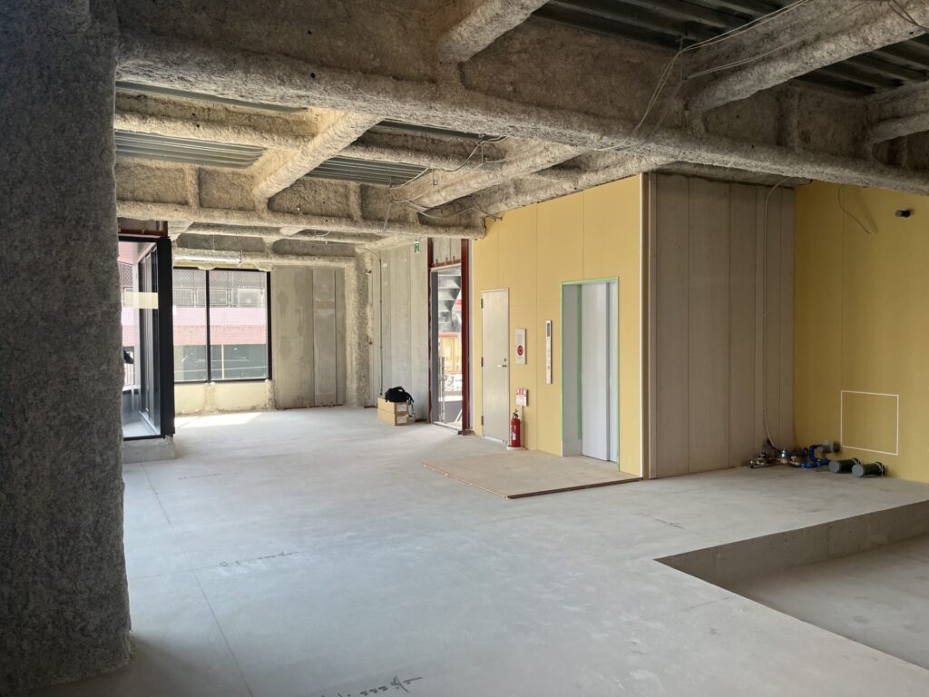 地上8階建新築工事